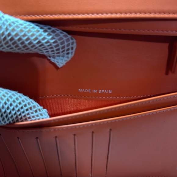 Authentic 🌸Chanel 🌸Orange Patent Leather wallet - Picture 10 of 17